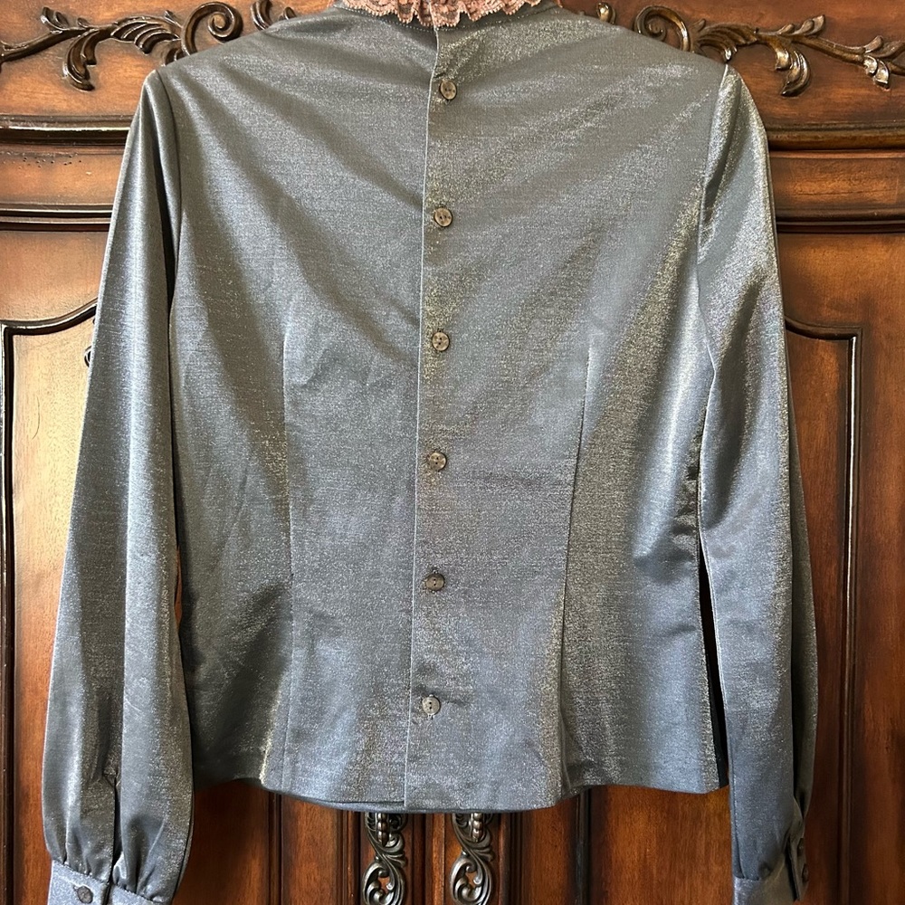 Red House Vintage Style Gray blouse with laced scalloped collar.Size 38 (Sm.4/6) - Picture 8 of 10